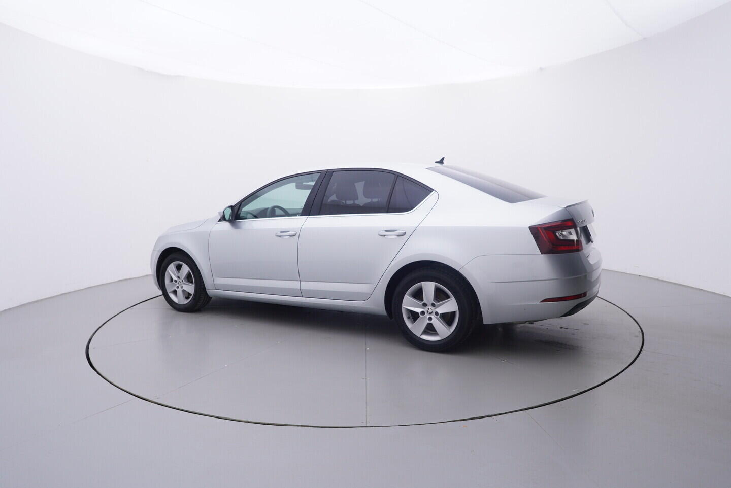 OV190V10770_12.webp_OCTAVIA  1.8 TSI 132 kW manuál