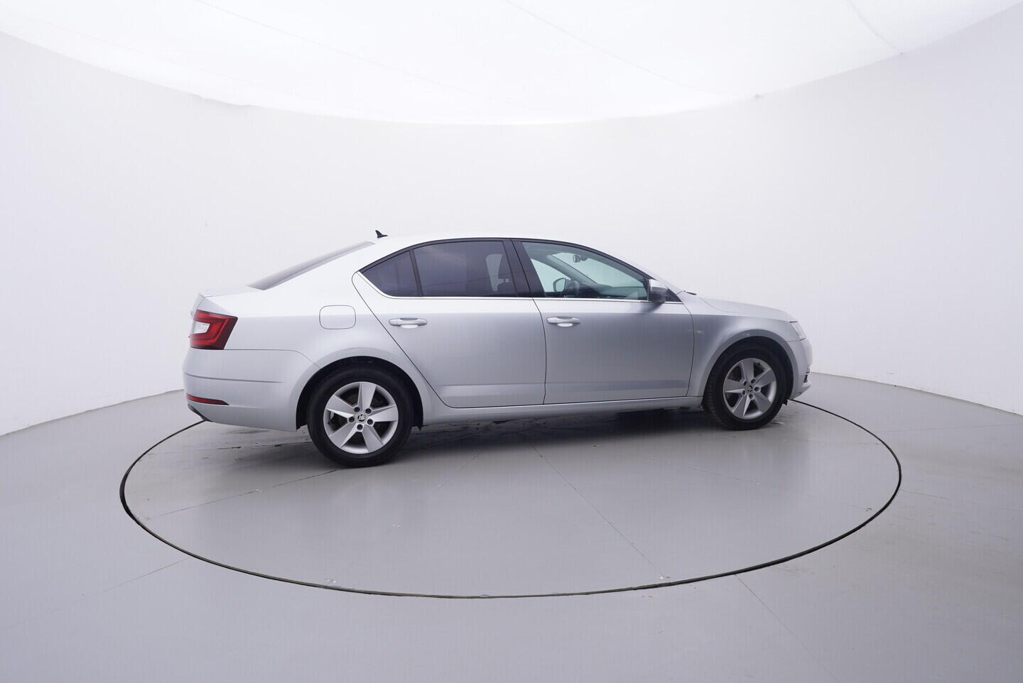 OV190V10770_15.webp_OCTAVIA  1.8 TSI 132 kW manuál