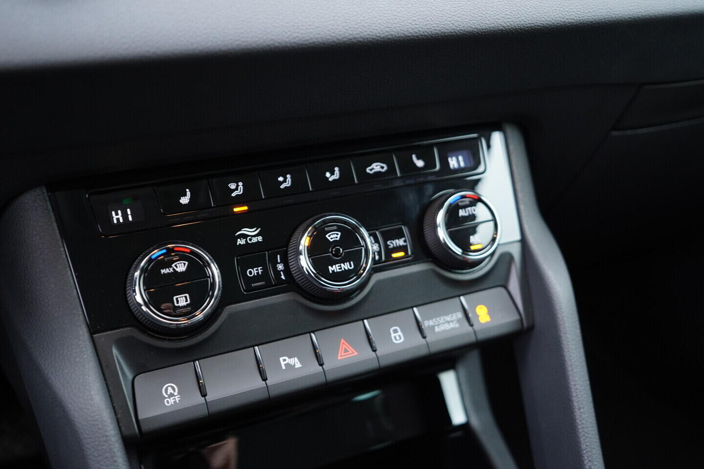 OV190V10775_33.webp_KAROQ Selection 1.5 TSI 110 kW automat, DPH