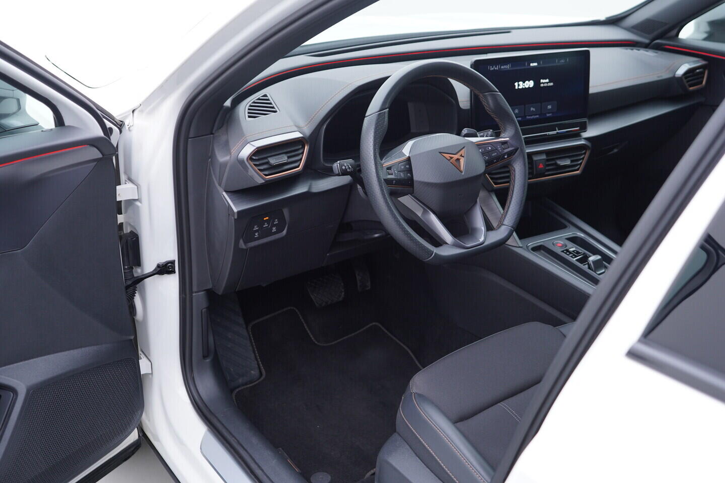 OV190V10777_18.webp_FORMENTOR  2.0 TSI 140 kW automat, DPH