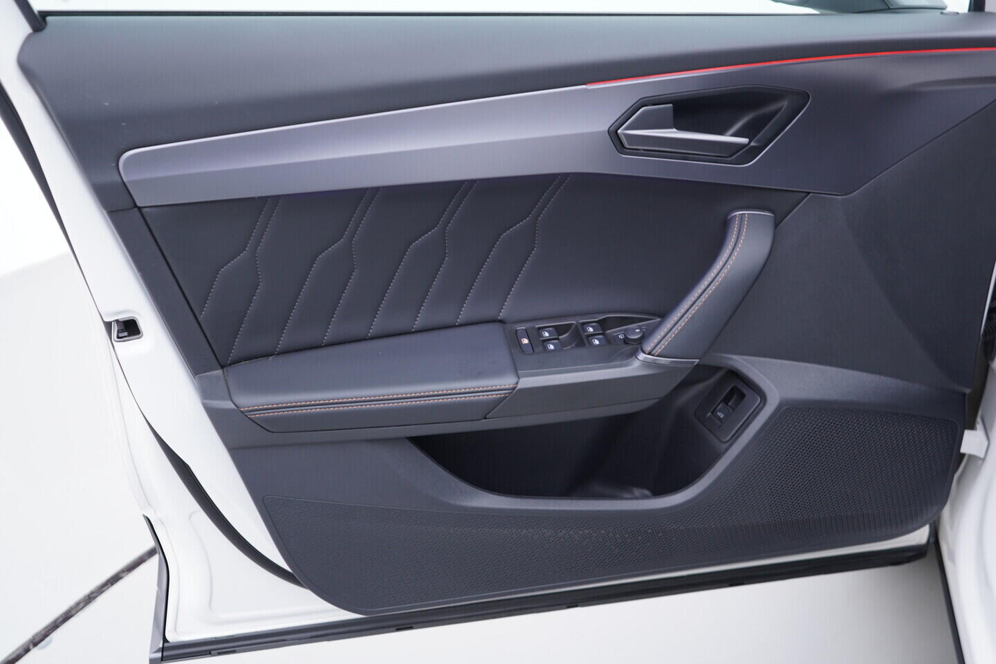 OV190V10777_19.webp_FORMENTOR  2.0 TSI 140 kW automat, DPH