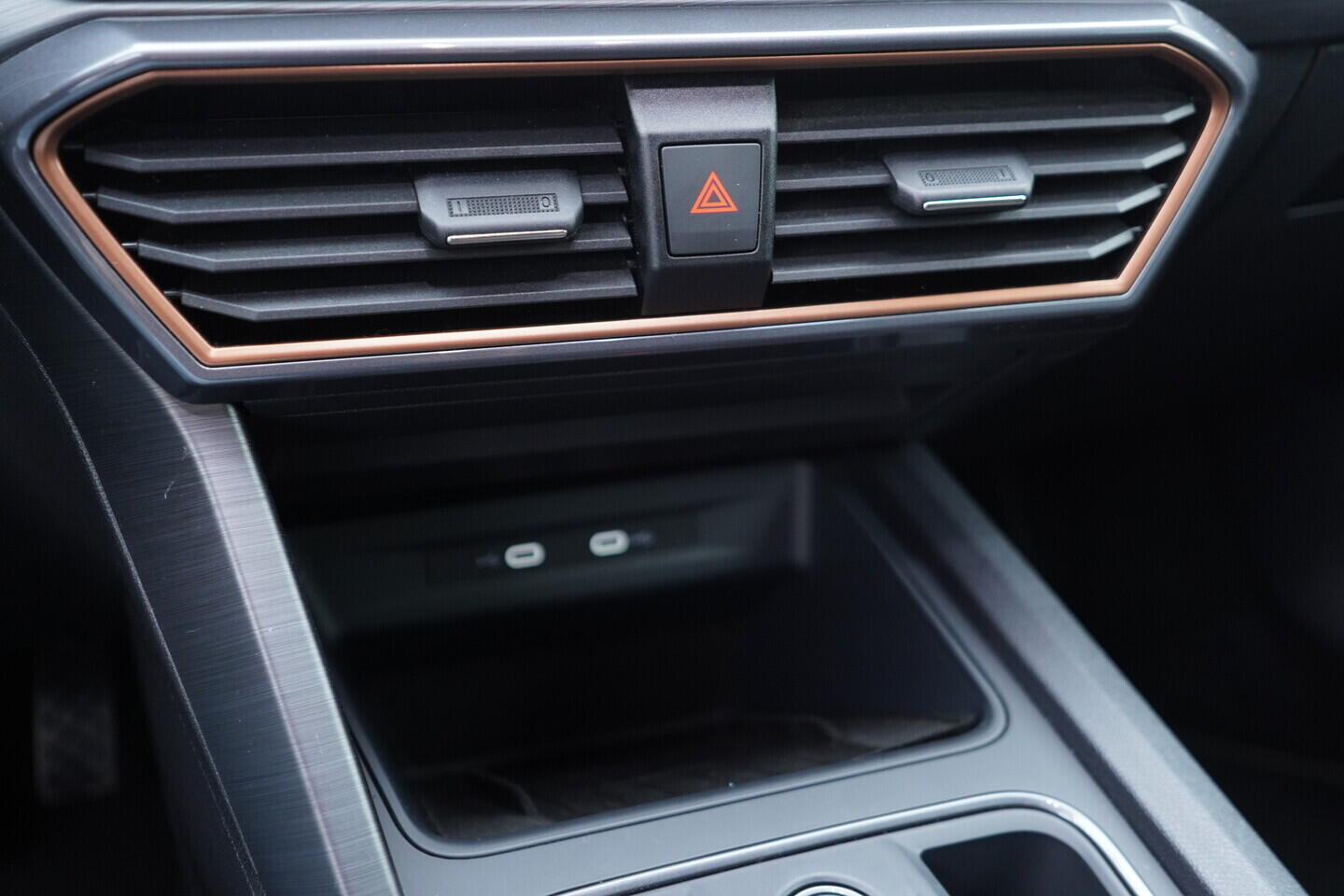 OV190V10777_32.webp_FORMENTOR  2.0 TSI 140 kW automat, DPH