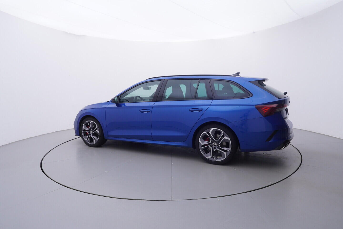 OV190V10778_12.webp_OCTAVIA  2.0 TSI 180 kW automat, DPH