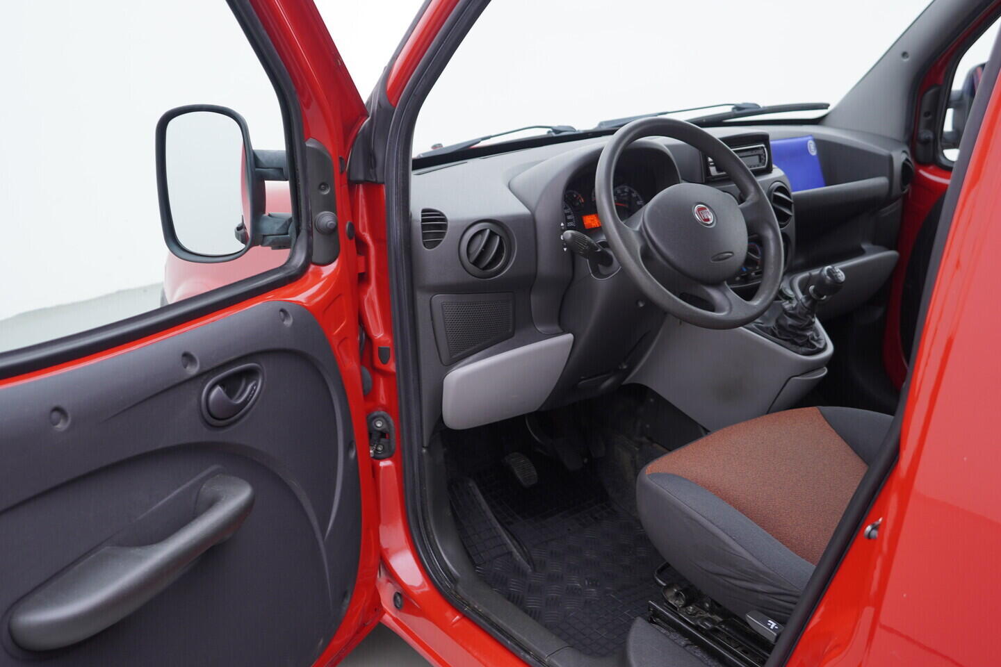 OV190V10779_18.webp_DOBLÓ Family 1.4 16V 57 kW manuál