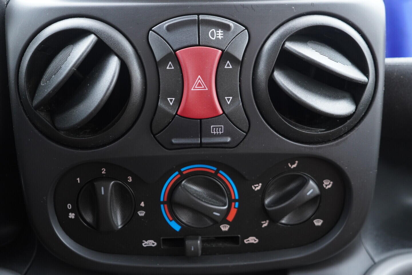 OV190V10779_27.webp_DOBLÓ Family 1.4 16V 57 kW manuál