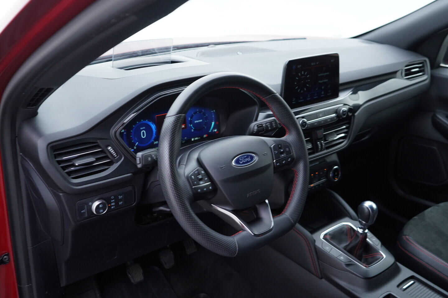 OV190V10781_22.webp_KUGA ST-line X 1.5 Ecoboost 110 kW manuál