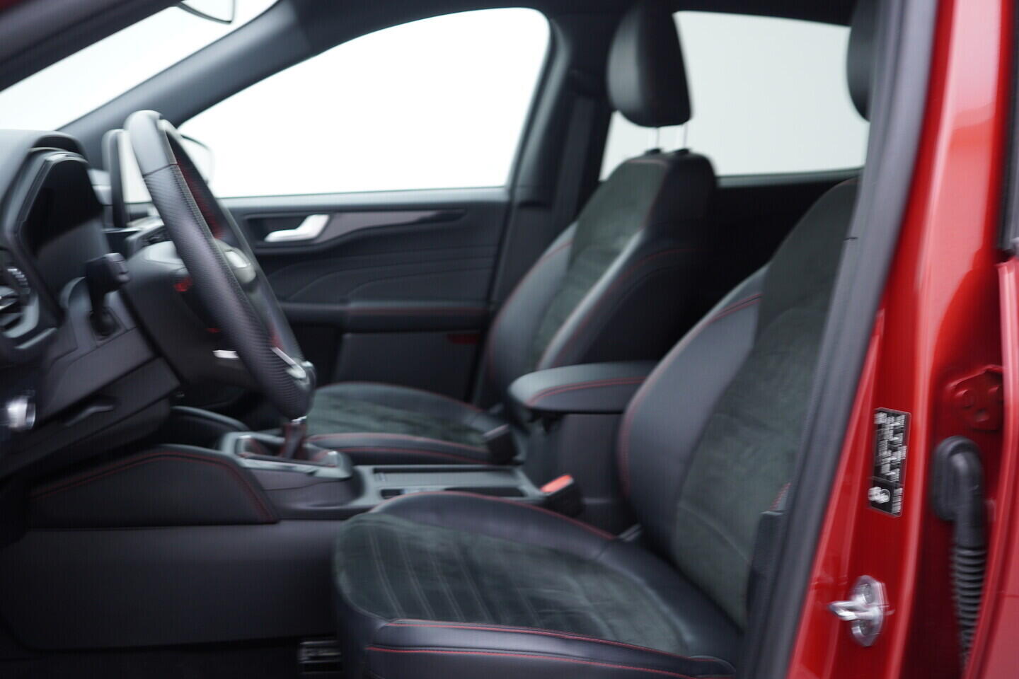 OV190V10781_23.webp_KUGA ST-line X 1.5 Ecoboost 110 kW manuál