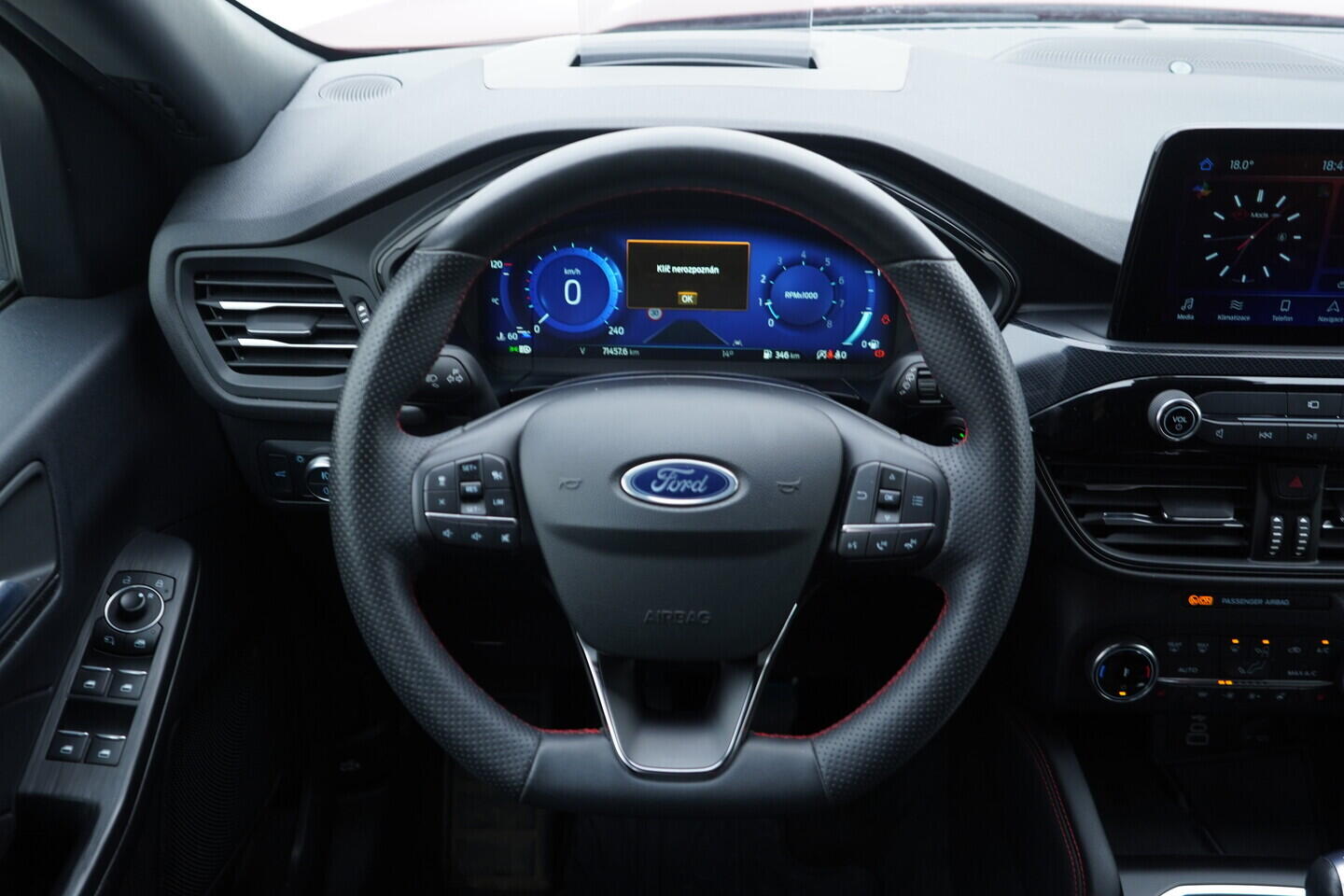 OV190V10781_27.webp_KUGA ST-line X 1.5 Ecoboost 110 kW manuál