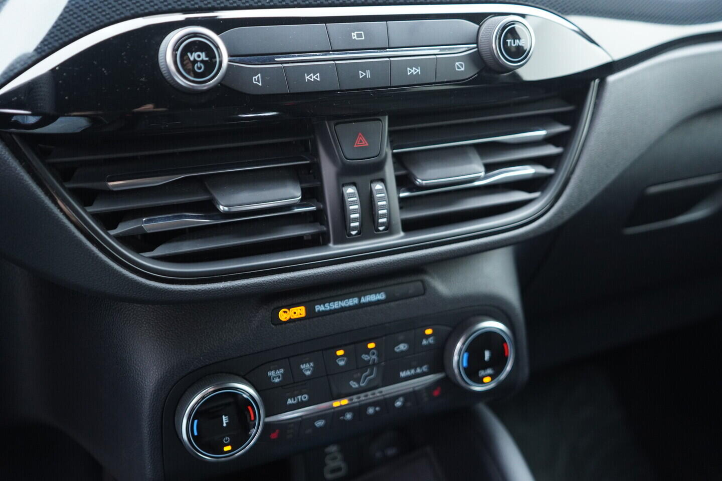 OV190V10781_31.webp_KUGA ST-line X 1.5 Ecoboost 110 kW manuál