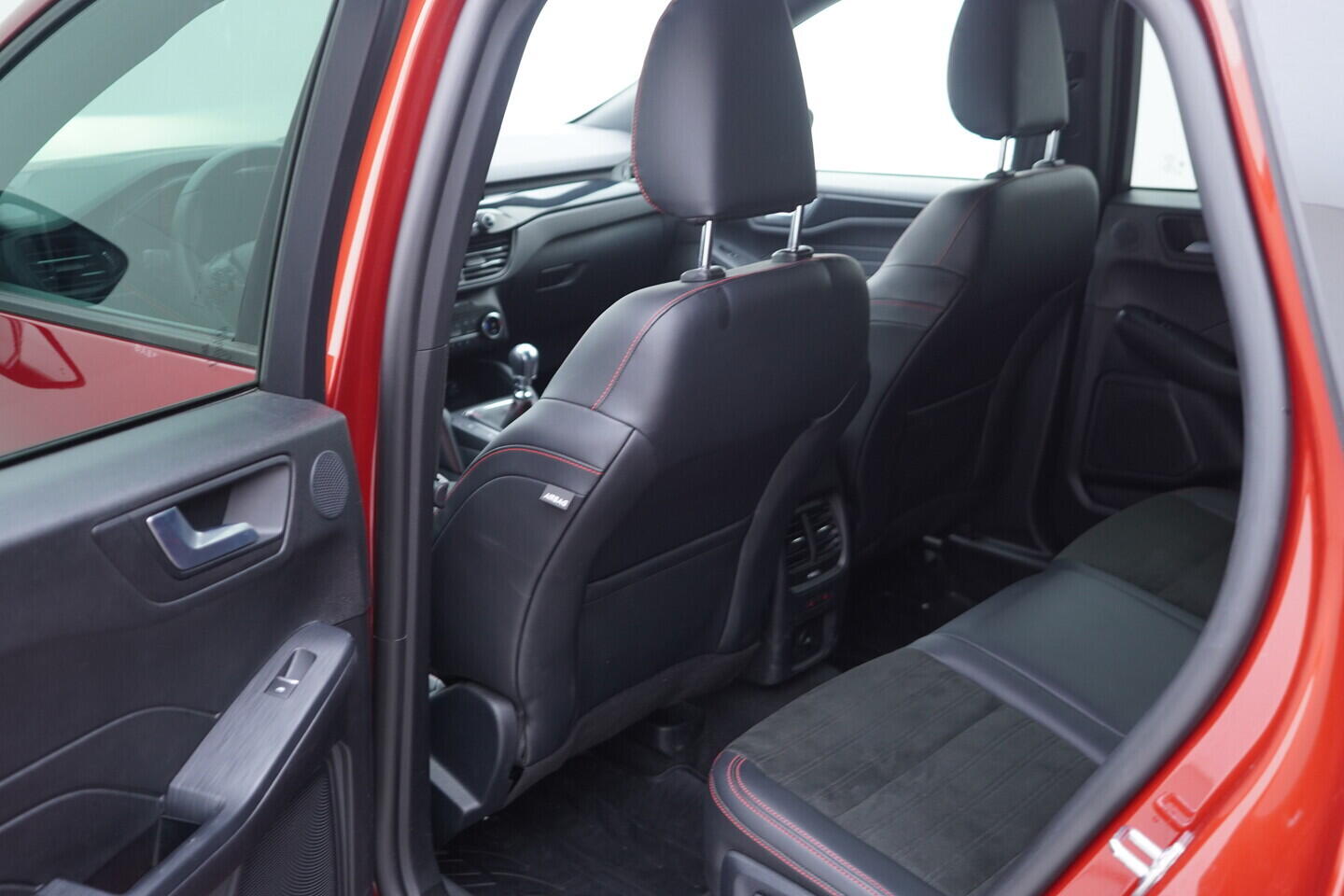 OV190V10781_33.webp_KUGA ST-line X 1.5 Ecoboost 110 kW manuál