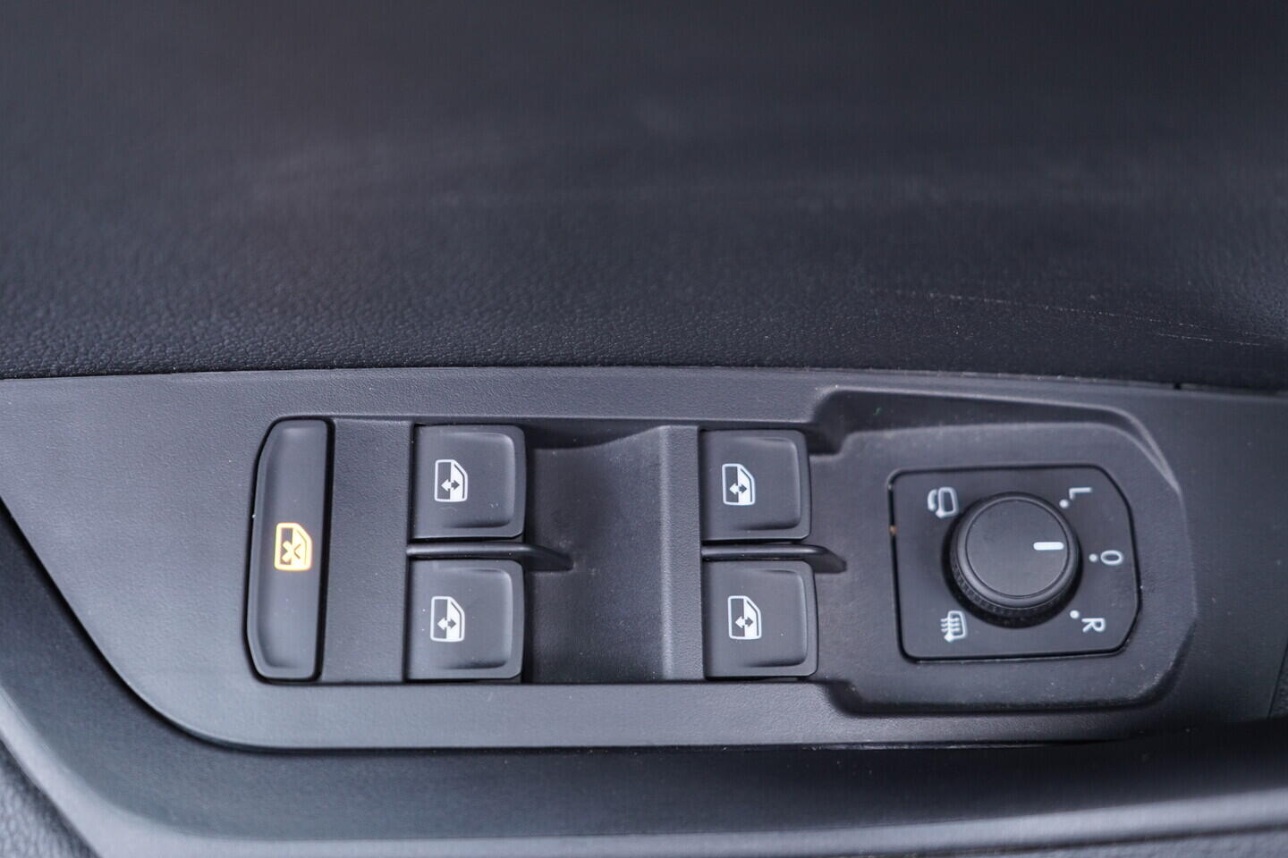 OV190V10783_20.webp_KAROQ Selection 1.5 TSI 110 kW automat, DPH