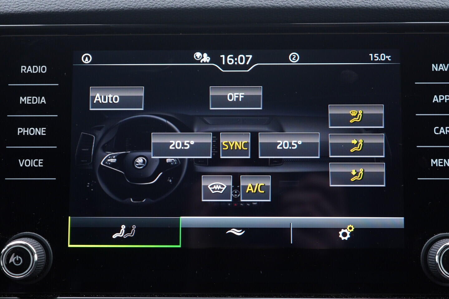 OV190V10783_29.webp_KAROQ Selection 1.5 TSI 110 kW automat, DPH