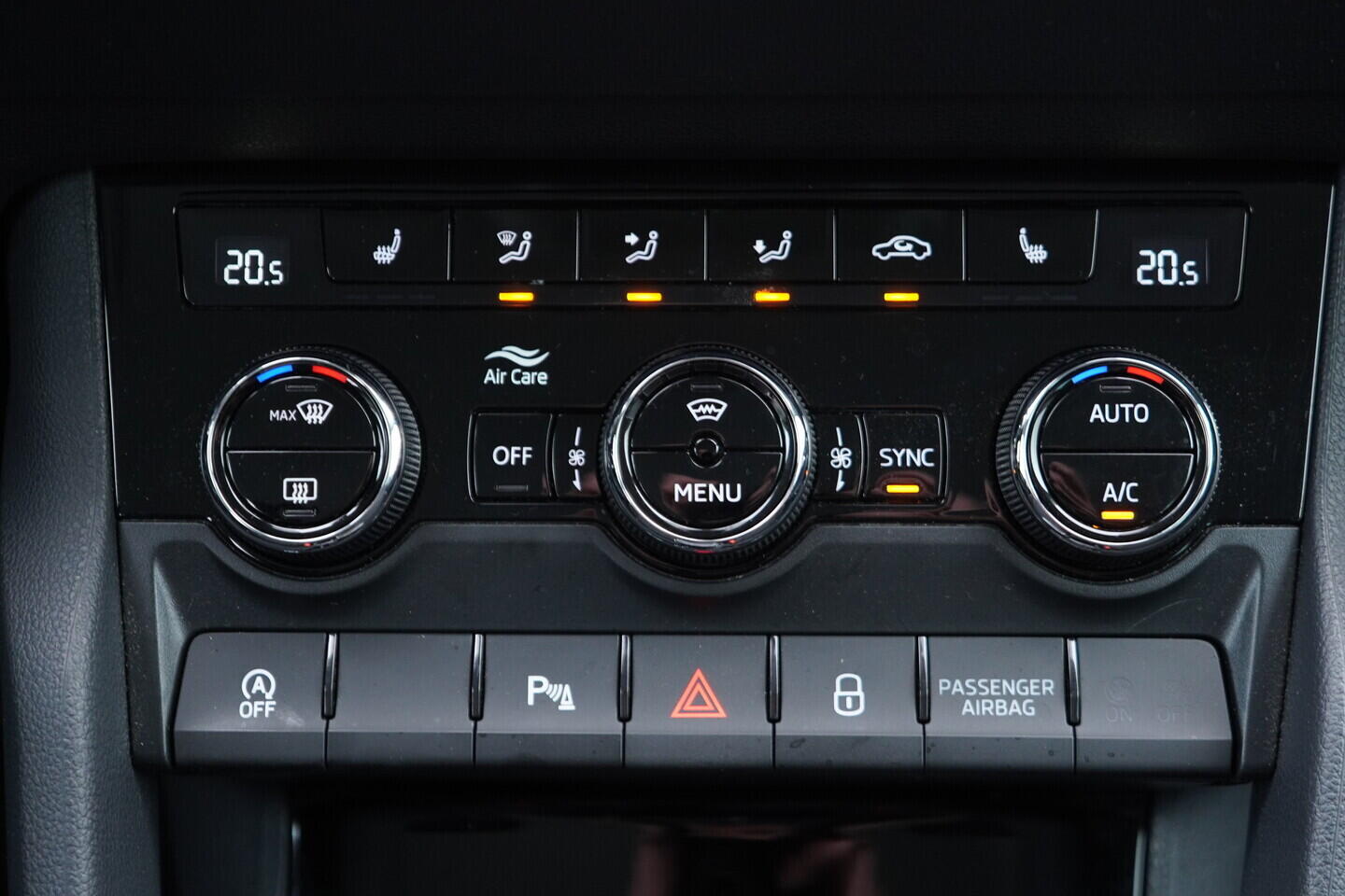 OV190V10783_30.webp_KAROQ Selection 1.5 TSI 110 kW automat, DPH