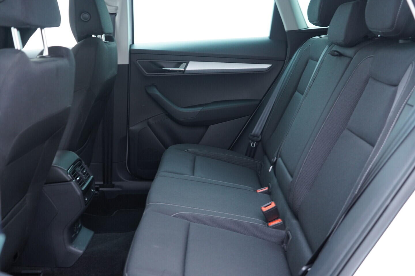 OV190V10783_34.webp_KAROQ Selection 1.5 TSI 110 kW automat, DPH