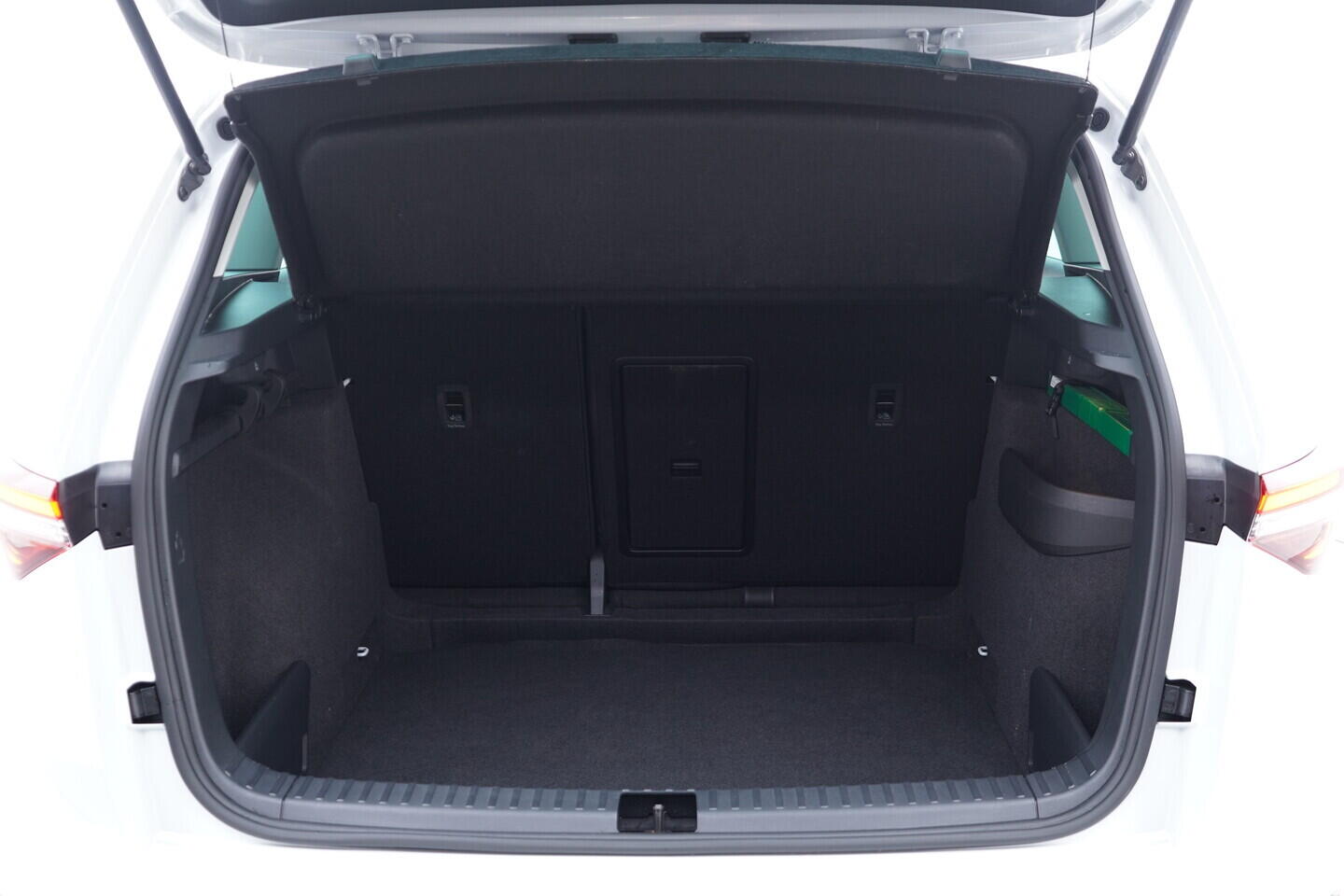 OV190V10783_35.webp_KAROQ Selection 1.5 TSI 110 kW automat, DPH