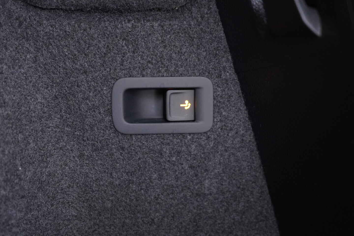 OV190V10783_37.webp_KAROQ Selection 1.5 TSI 110 kW automat, DPH