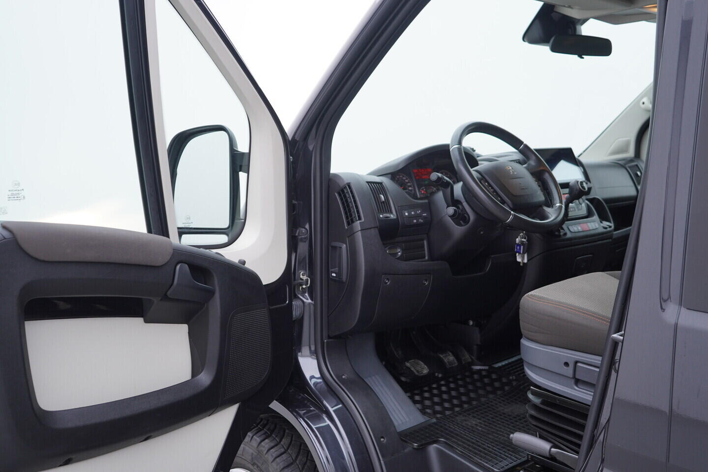 OV190V10785_18.webp_BOXER  2.0 BlueHDi 96 kW manuál