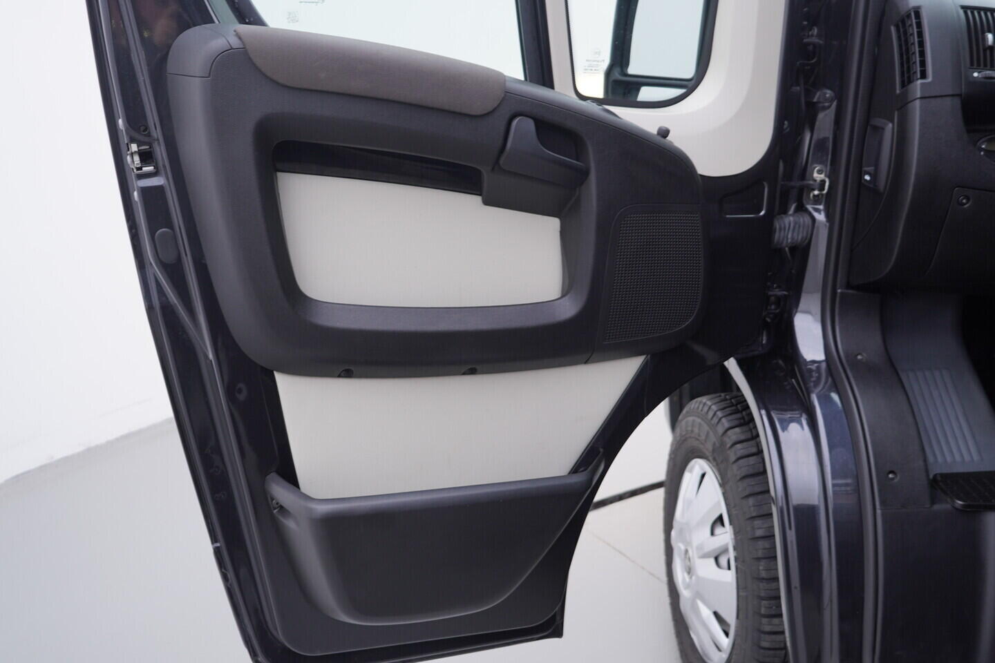 OV190V10785_19.webp_BOXER  2.0 BlueHDi 96 kW manuál