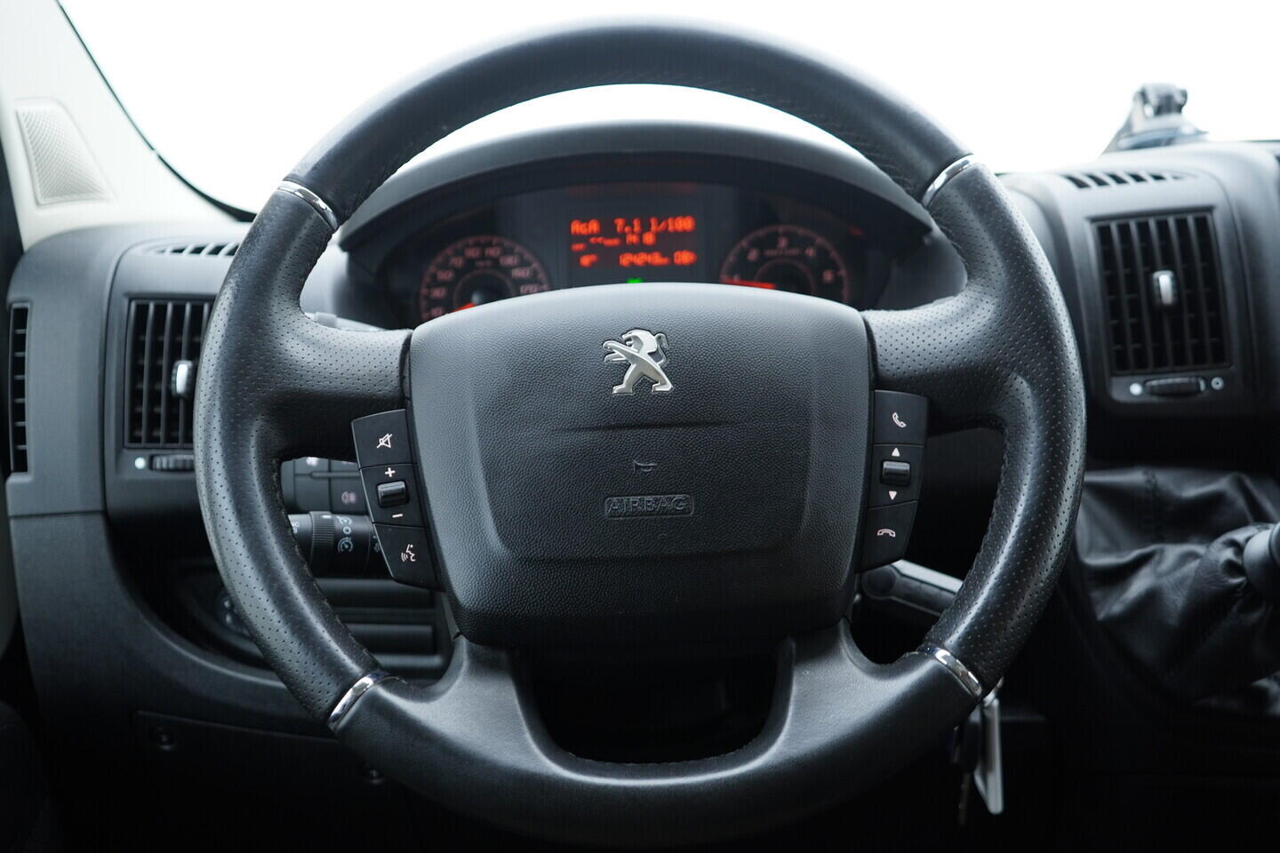 OV190V10785_28.webp_BOXER  2.0 BlueHDi 96 kW manuál