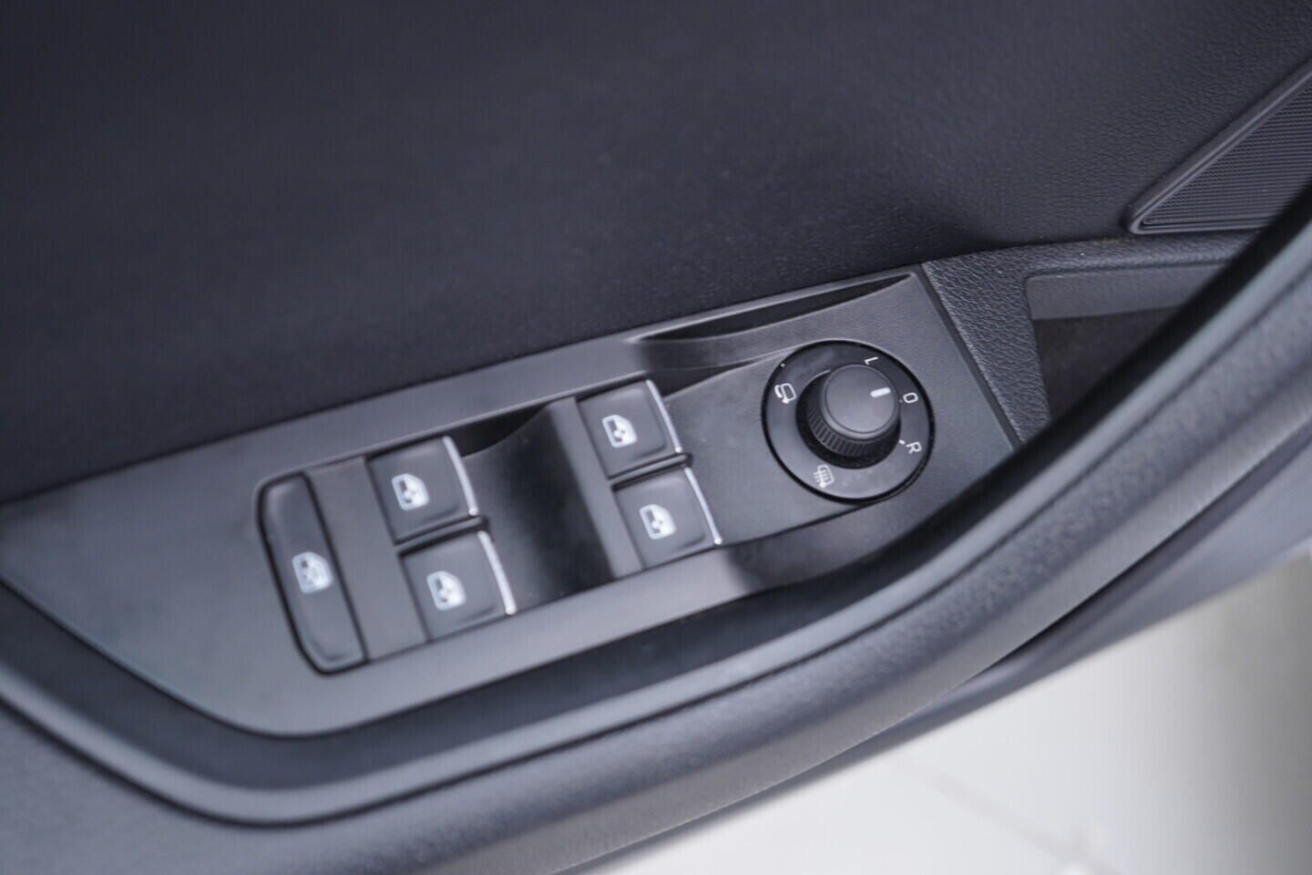 OV190V10787_20.webp_SUPERB Style 2.0 TDI 140 kW automat