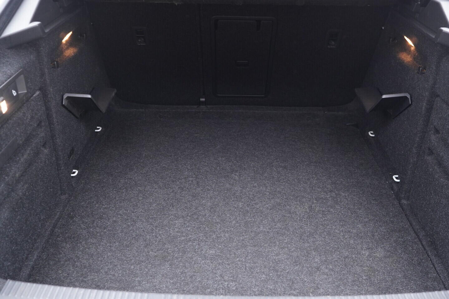 OV190V10787_41.webp_SUPERB Style 2.0 TDI 140 kW automat