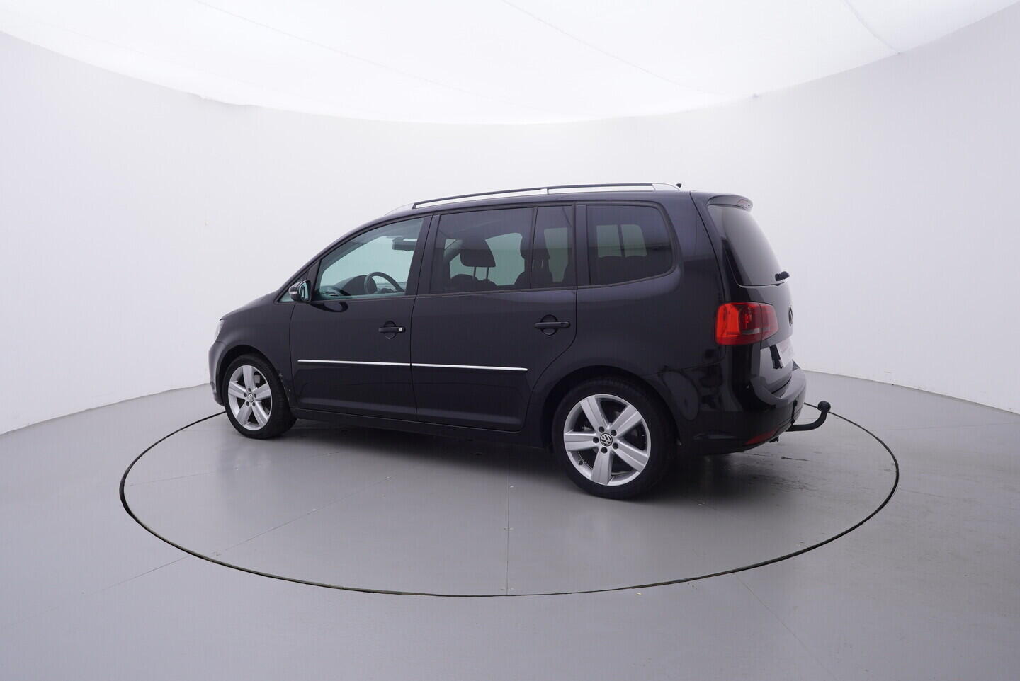 OV190V10788_12.webp_TOURAN  2.0 TDI 103 kW automat