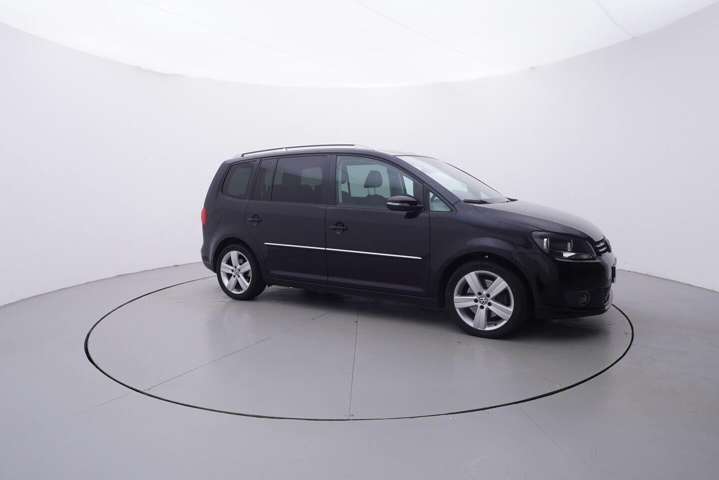 OV190V10788_16.webp_TOURAN  2.0 TDI 103 kW automat