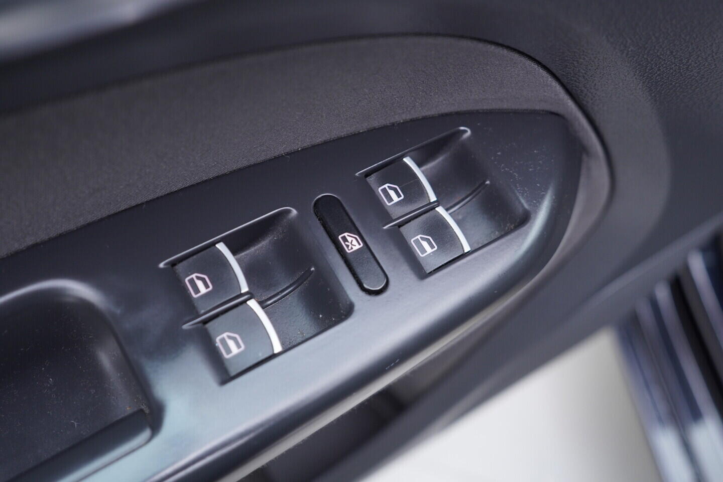 OV190V10788_20.webp_TOURAN  2.0 TDI 103 kW automat