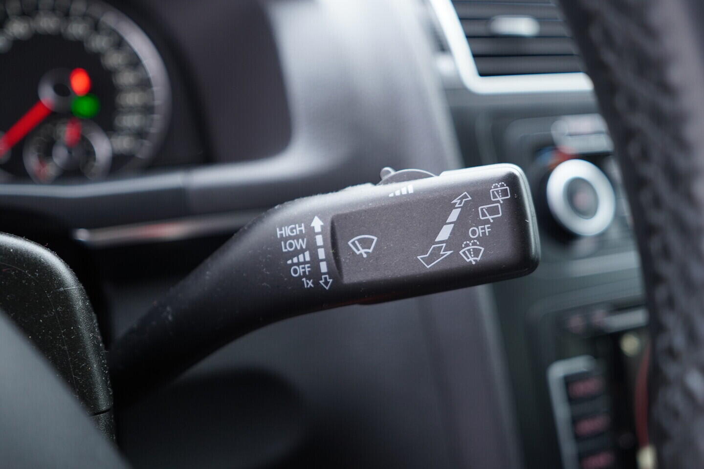 OV190V10788_24.webp_TOURAN  2.0 TDI 103 kW automat