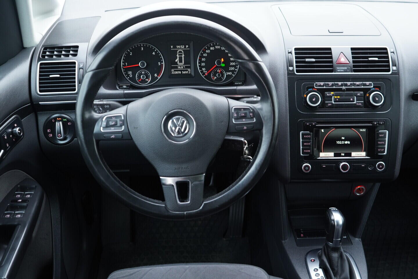 OV190V10788_27.webp_TOURAN  2.0 TDI 103 kW automat