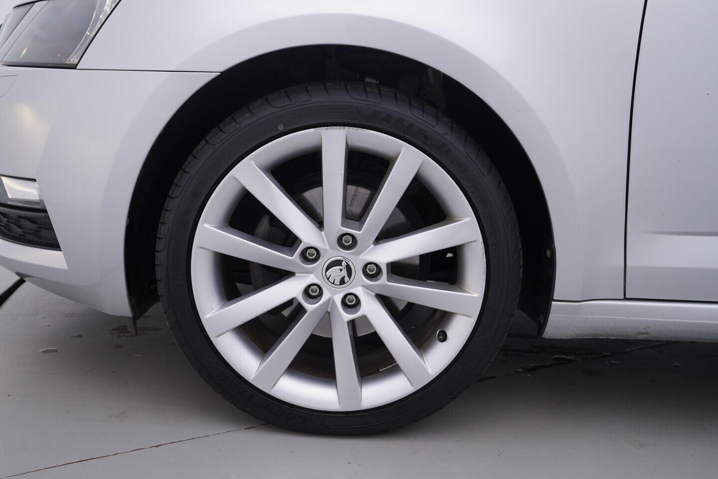 OV190V10789_41.webp_OCTAVIA Ambition 1.0 TSI 85 kW manuál