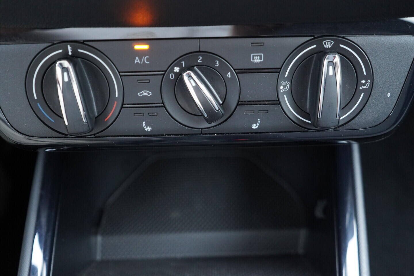 OV190V10790_34.webp_FABIA Selection 1.0 TSI 70 kW manuál, DPH