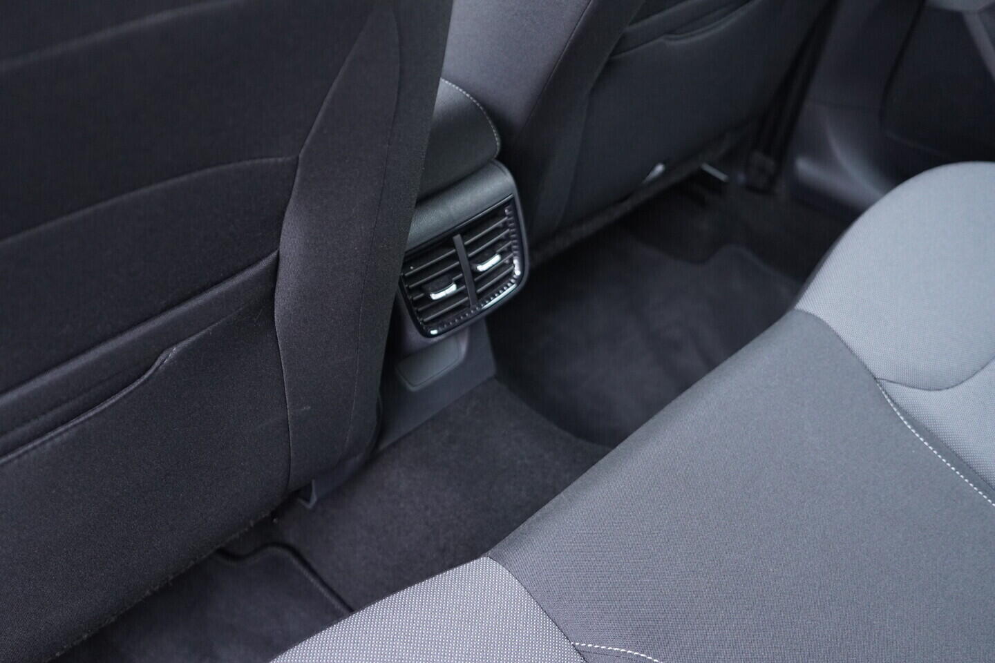 OV190V10790_38.webp_FABIA Selection 1.0 TSI 70 kW manuál, DPH