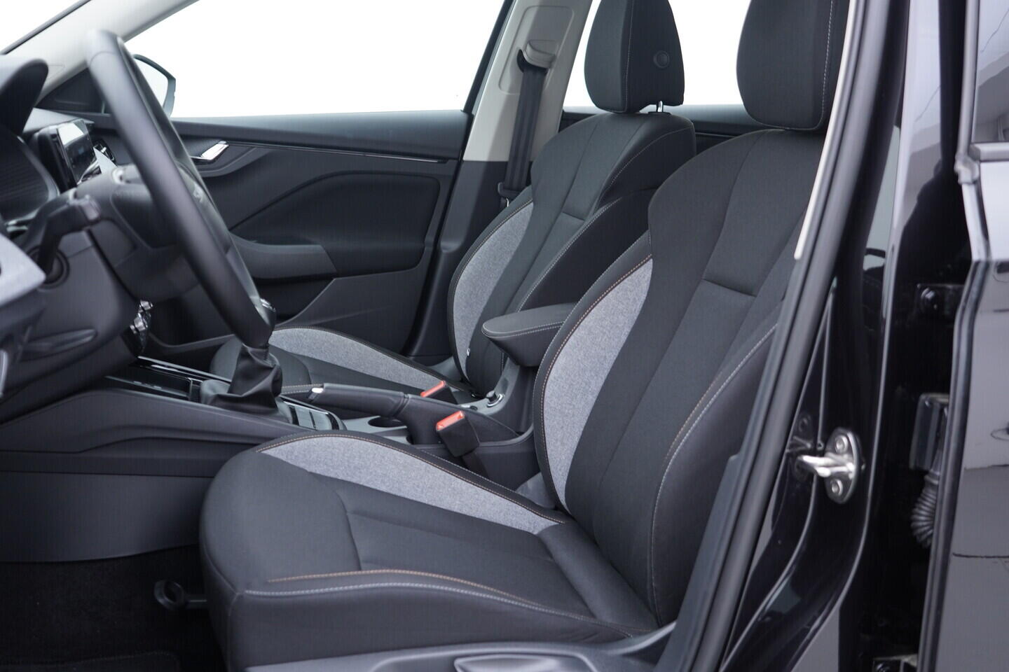 OV190V10791_22.webp_KAMIQ Selection 1.0 TSI 85 kW manuál, DPH