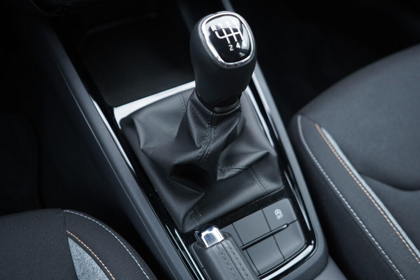 OV190V10791_35.webp_KAMIQ Selection 1.0 TSI 85 kW manuál, DPH