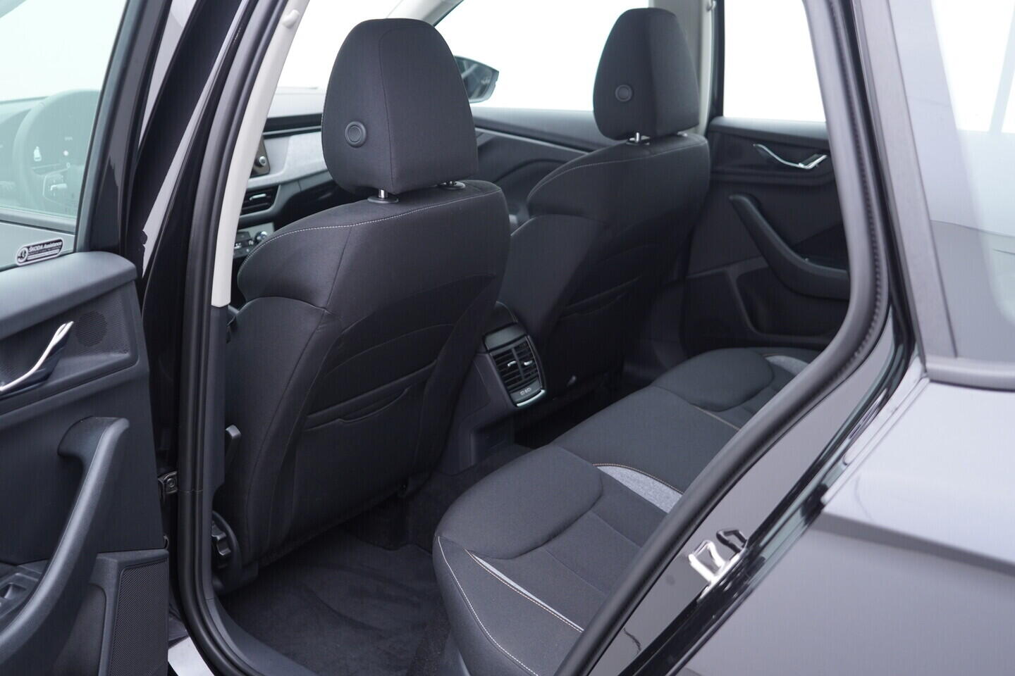 OV190V10791_36.webp_KAMIQ Selection 1.0 TSI 85 kW manuál, DPH