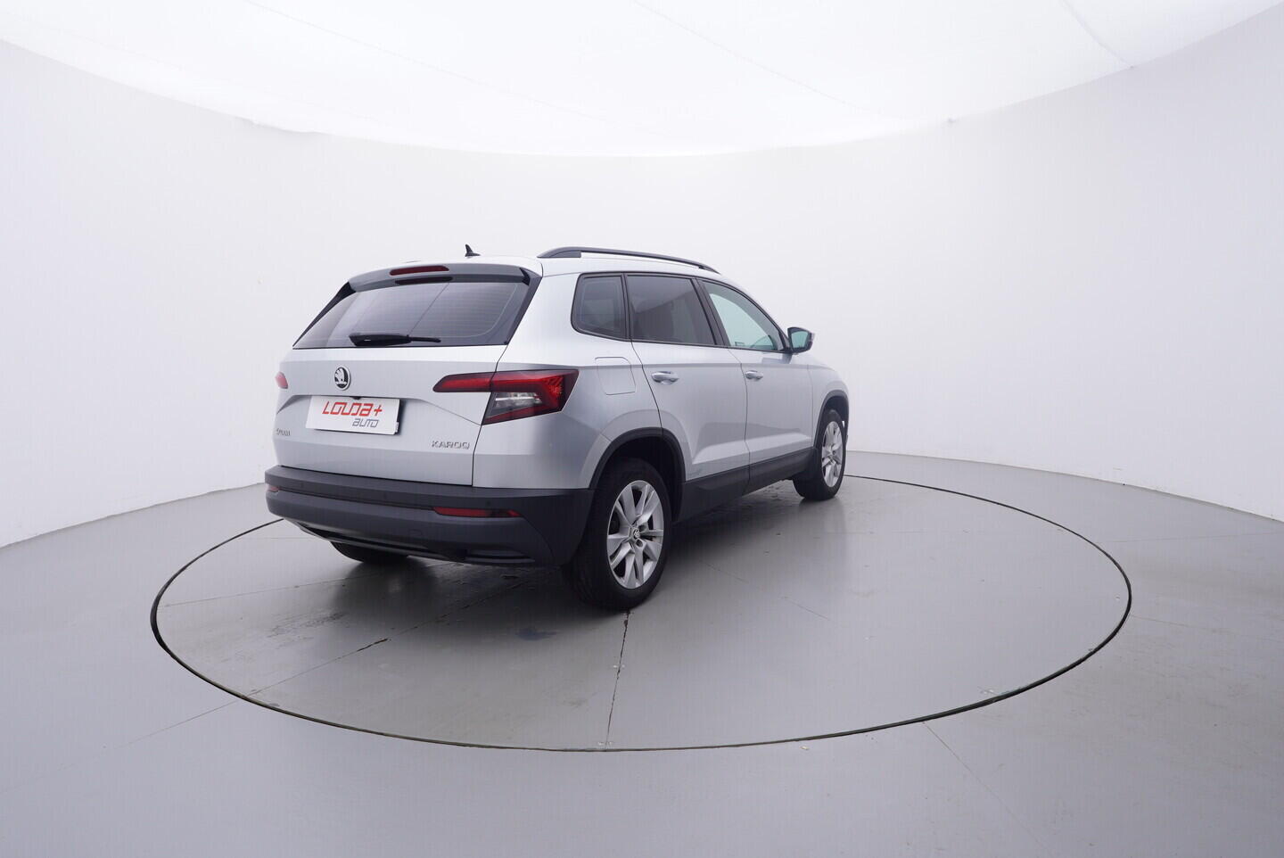 OV190V10792_14.webp_KAROQ Ambition 1.6 TDI 85 kW manuál