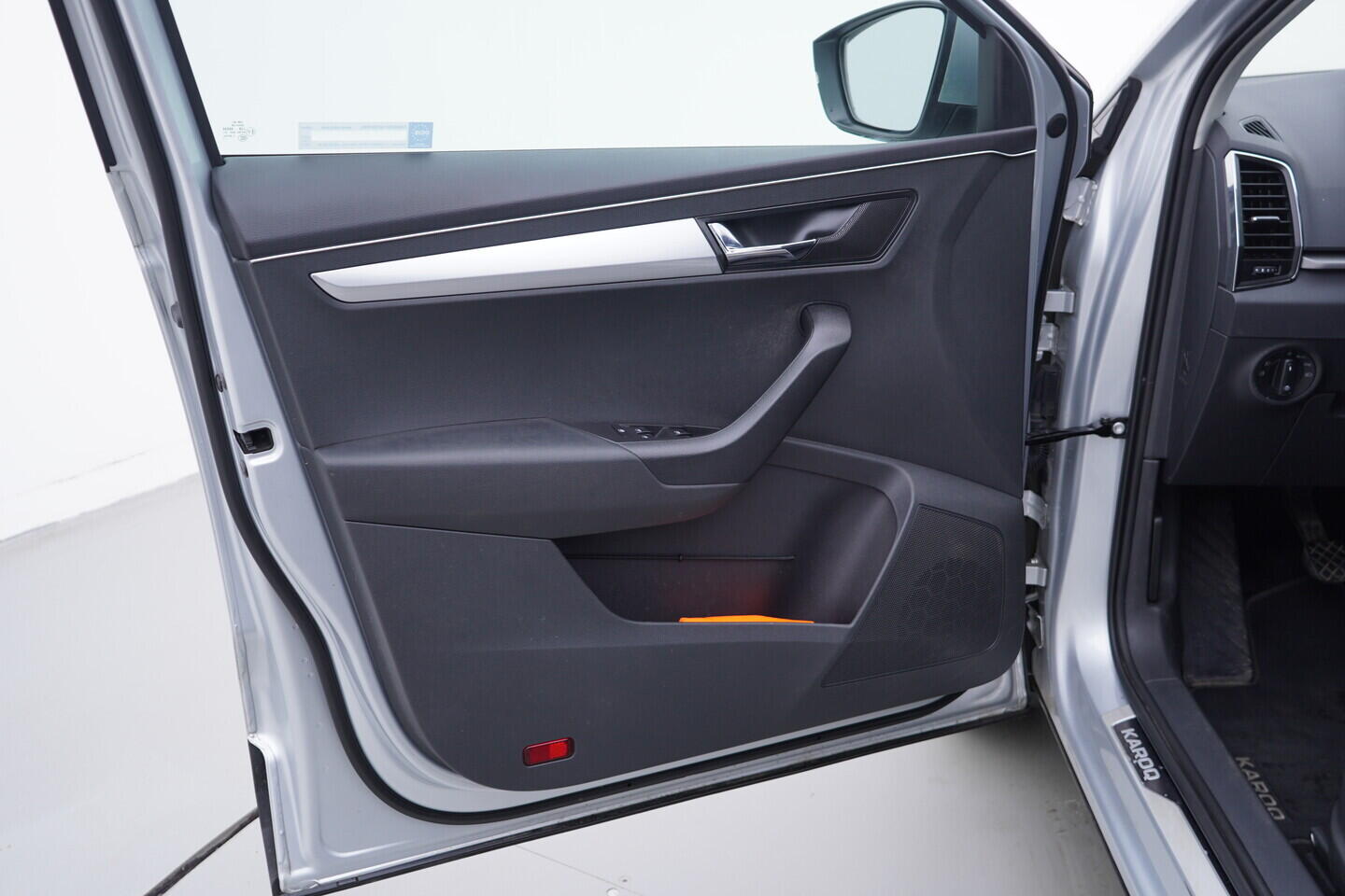 OV190V10792_19.webp_KAROQ Ambition 1.6 TDI 85 kW manuál