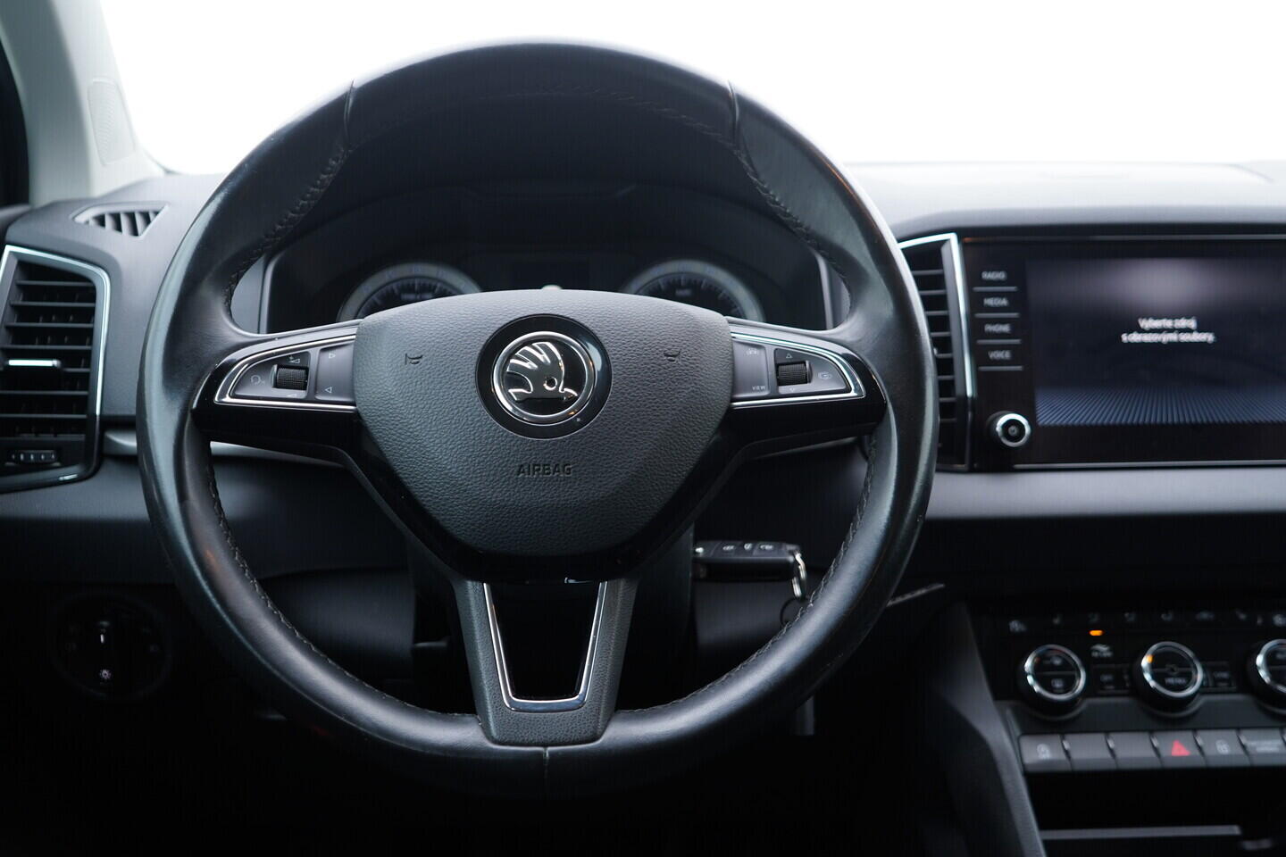 OV190V10792_28.webp_KAROQ Ambition 1.6 TDI 85 kW manuál