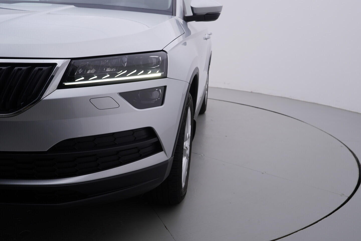 OV190V10792_45.webp_KAROQ Ambition 1.6 TDI 85 kW manuál