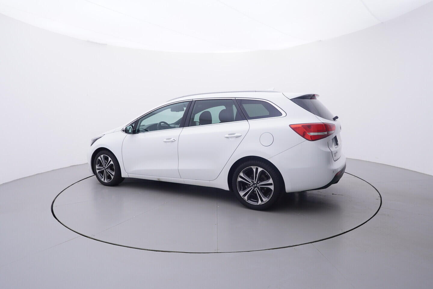 OV190V10794_12.webp_CEED GT-line 1.6 CRDi 100 kW automat