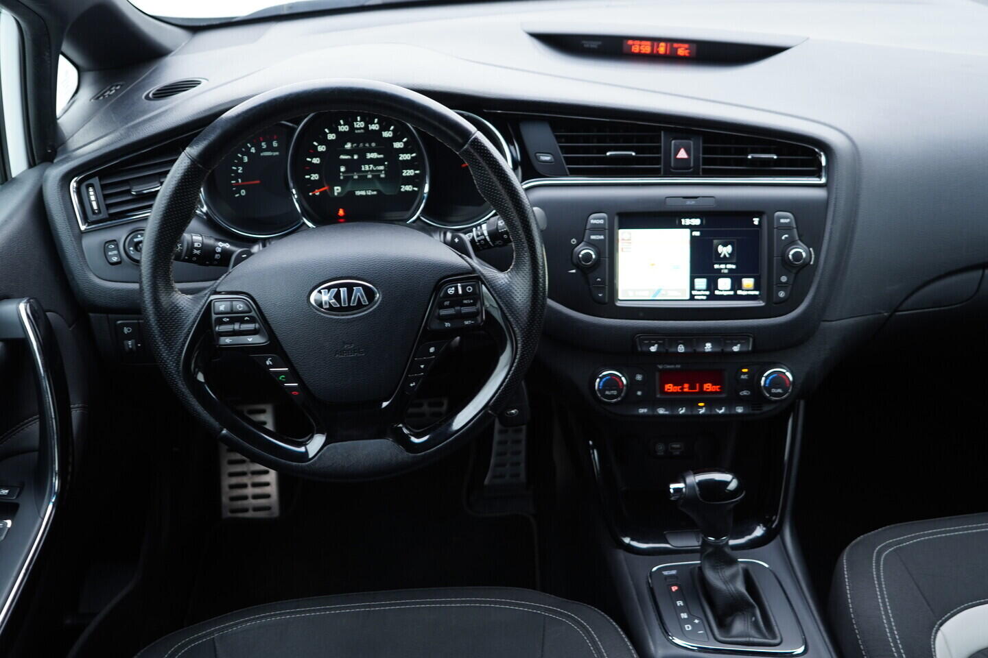 OV190V10794_30.webp_CEED GT-line 1.6 CRDi 100 kW automat