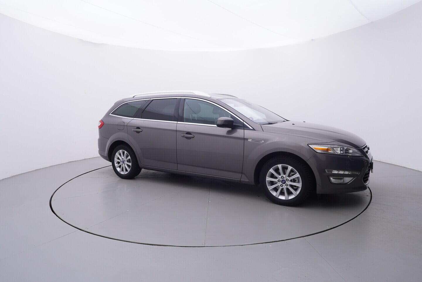 OV190V10795_16.webp_MONDEO  2.0 Tdci 103 kW manuál