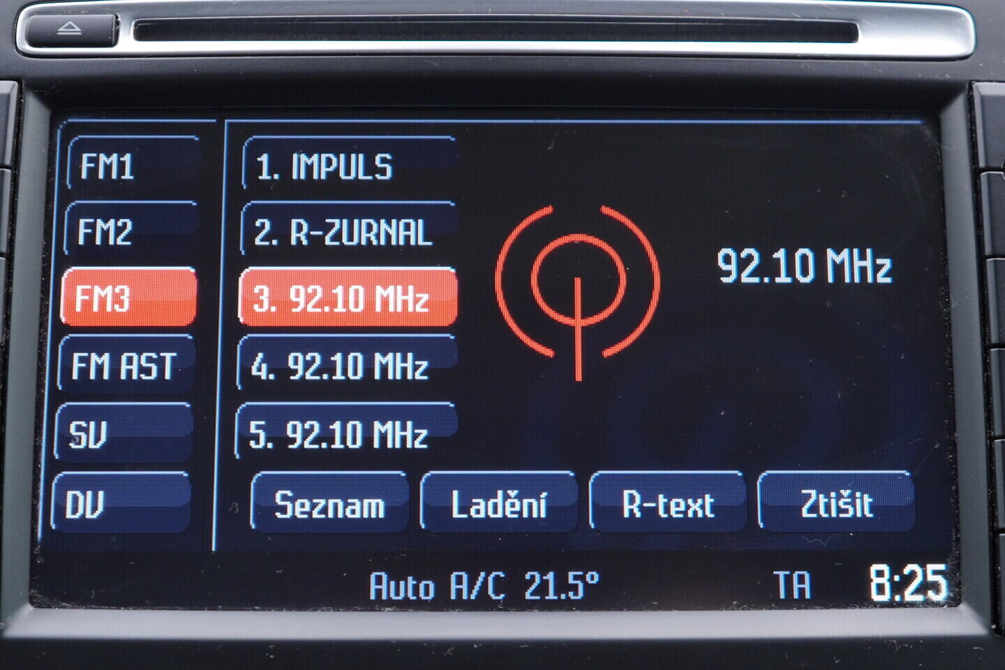 OV190V10795_29.webp_MONDEO  2.0 Tdci 103 kW manuál