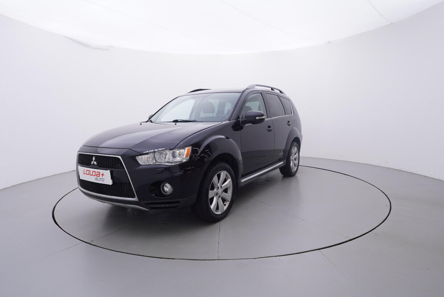 OV190V10796_10.webp_OUTLANDER  2.3 DI-D 130 kW manuál