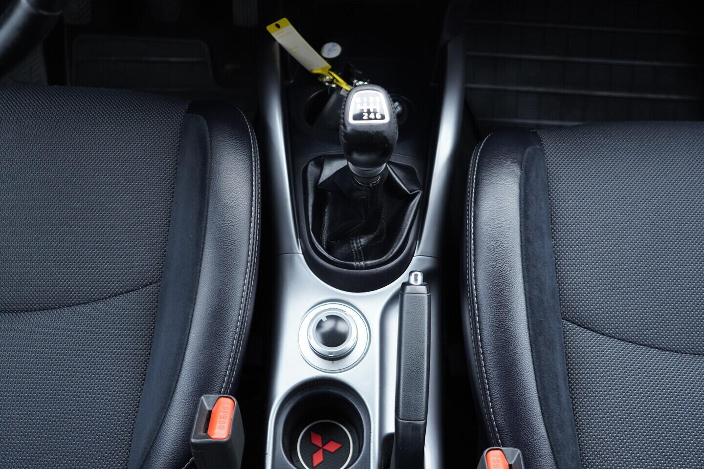 OV190V10796_32.webp_OUTLANDER  2.3 DI-D 130 kW manuál