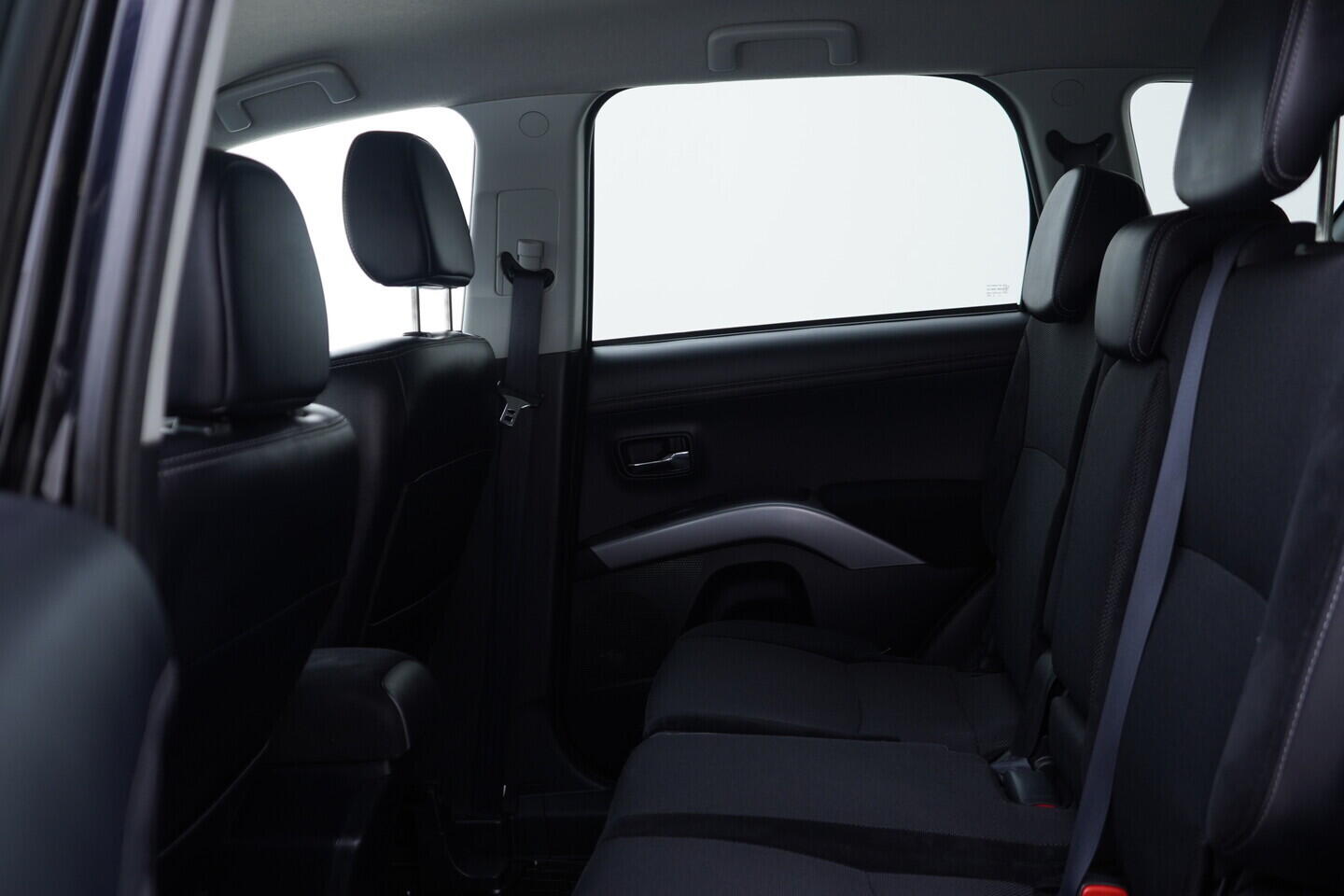 OV190V10796_34.webp_OUTLANDER  2.3 DI-D 130 kW manuál