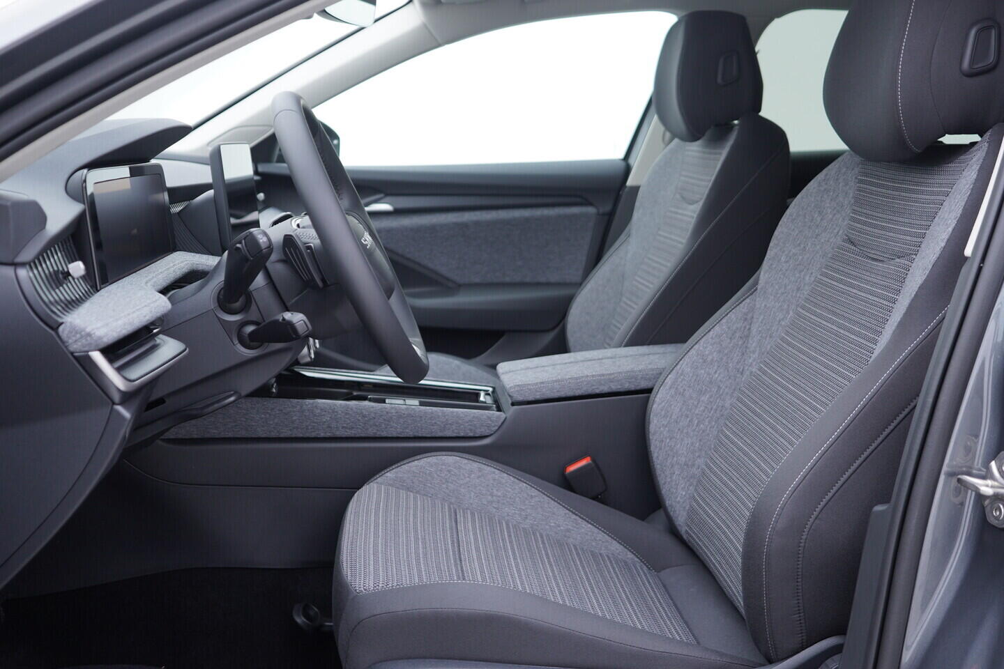 OV190V10798_22.webp_SUPERB Selection 2.0 TDI 110 kW automat, DPH