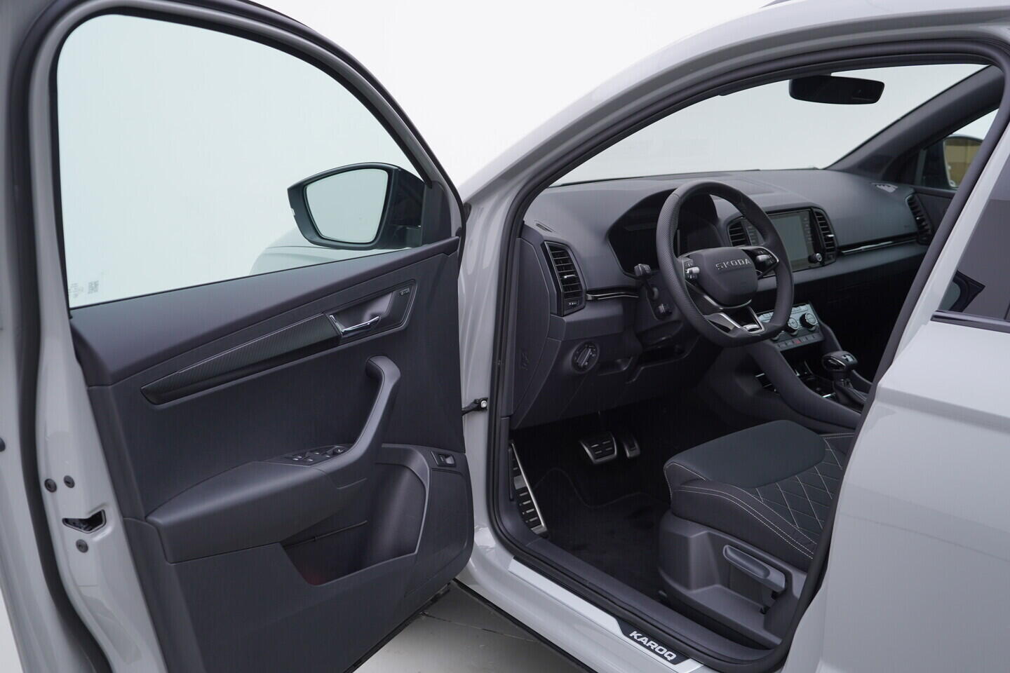 OV190V10806_18.webp_KAROQ SportLine 1.5 TSI 110 kW automat, DPH