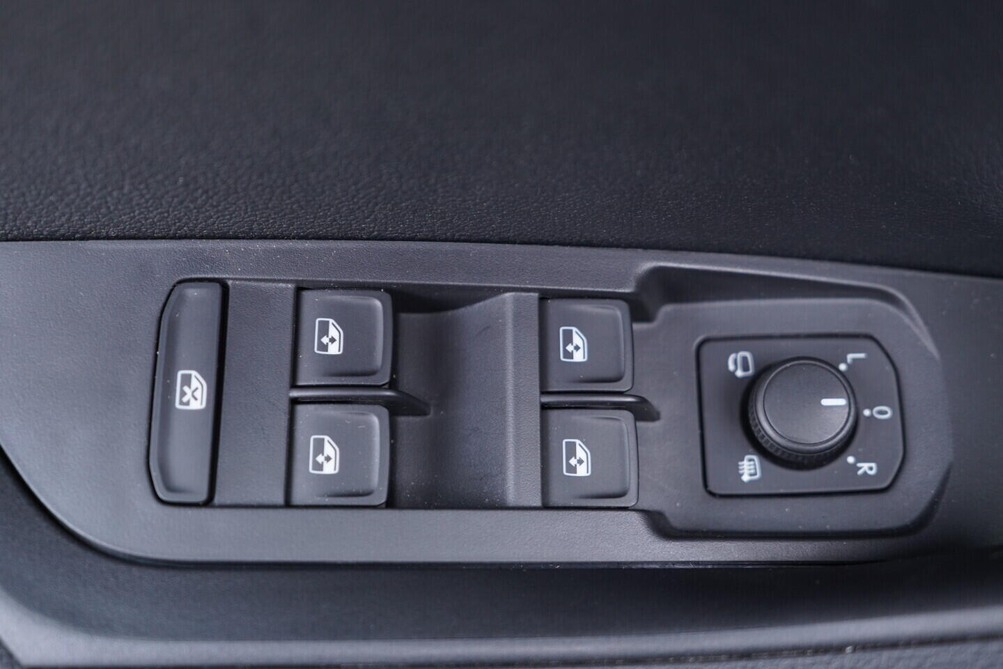 OV190V10806_20.webp_KAROQ SportLine 1.5 TSI 110 kW automat, DPH